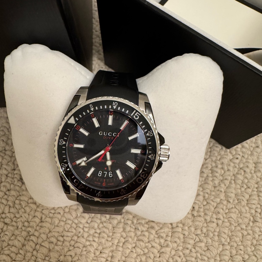 Gucci Black unisex Watch - Picture 2 of 8